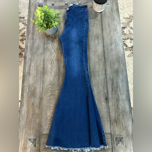 Women's Blank Paige Flare Jeans - Picture 13 of 13